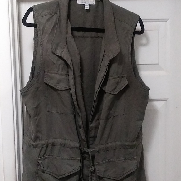 Vest - Picture 1 of 4